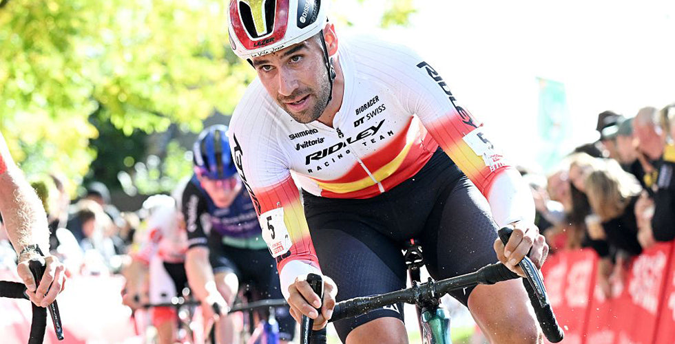 Felipe Orts brilla en los Países Bajos: victoria en la Nacht van Woerden 2025